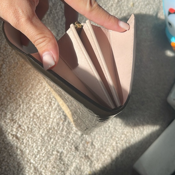 Louis Vuitton Vernis Sarah Wallet - Picture 9 of 14